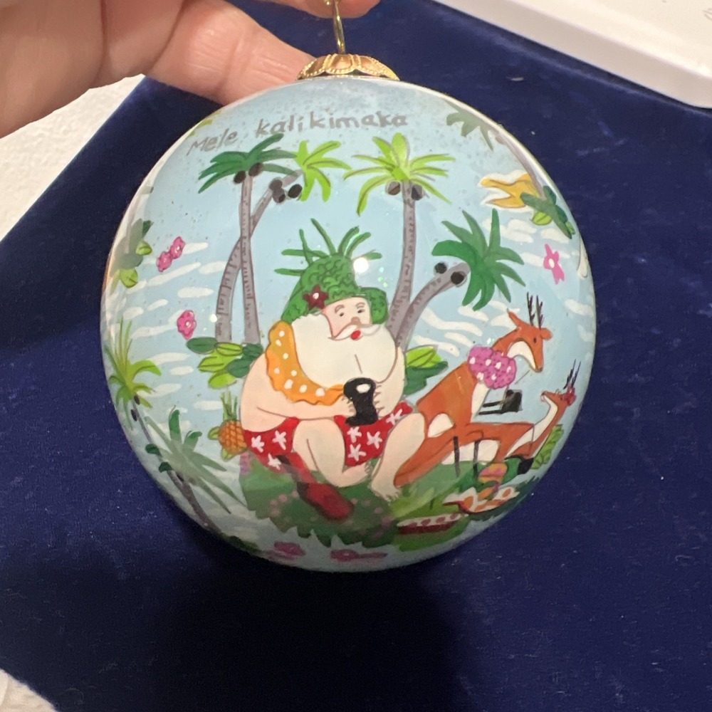 Reverse Painted "MALE Kalikimara, HAWAII" Round Glass Ornament, New In Box